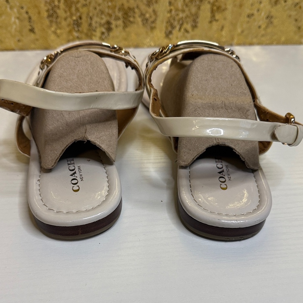 Coach Caterine patent leather Beige and Cream Sandals with Gold Details - Picture 5 of 11